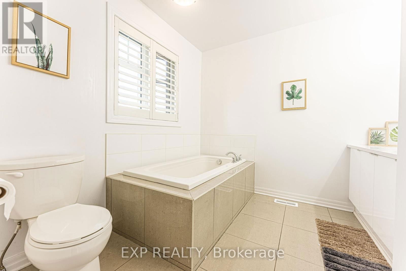 137 HAWKESWOOD DRIVE Image 21