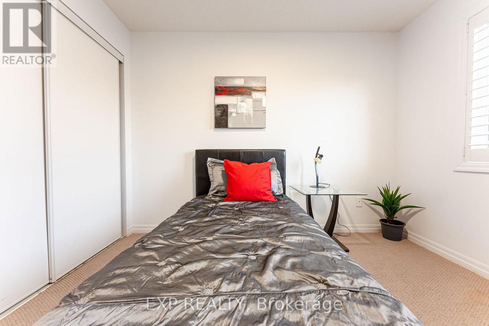 137 HAWKESWOOD DRIVE Image 34