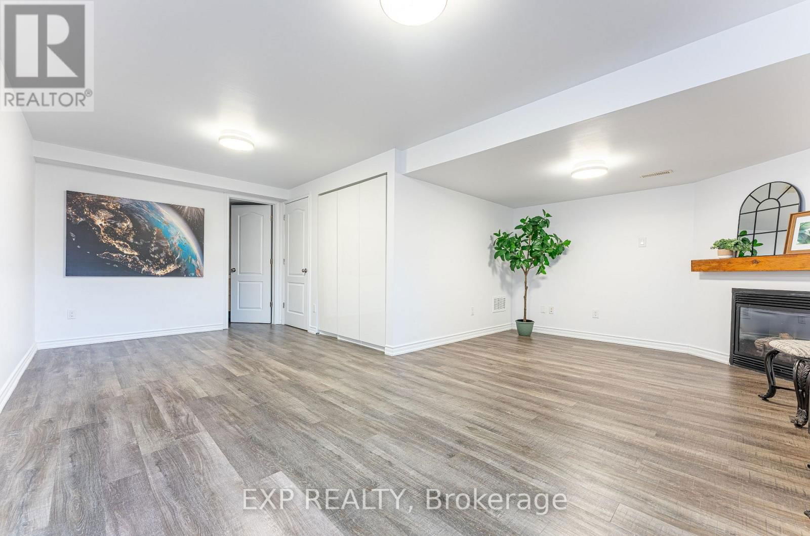 137 HAWKESWOOD DRIVE Image 36