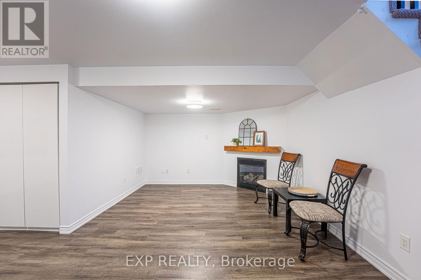 137 HAWKESWOOD DRIVE Image 38