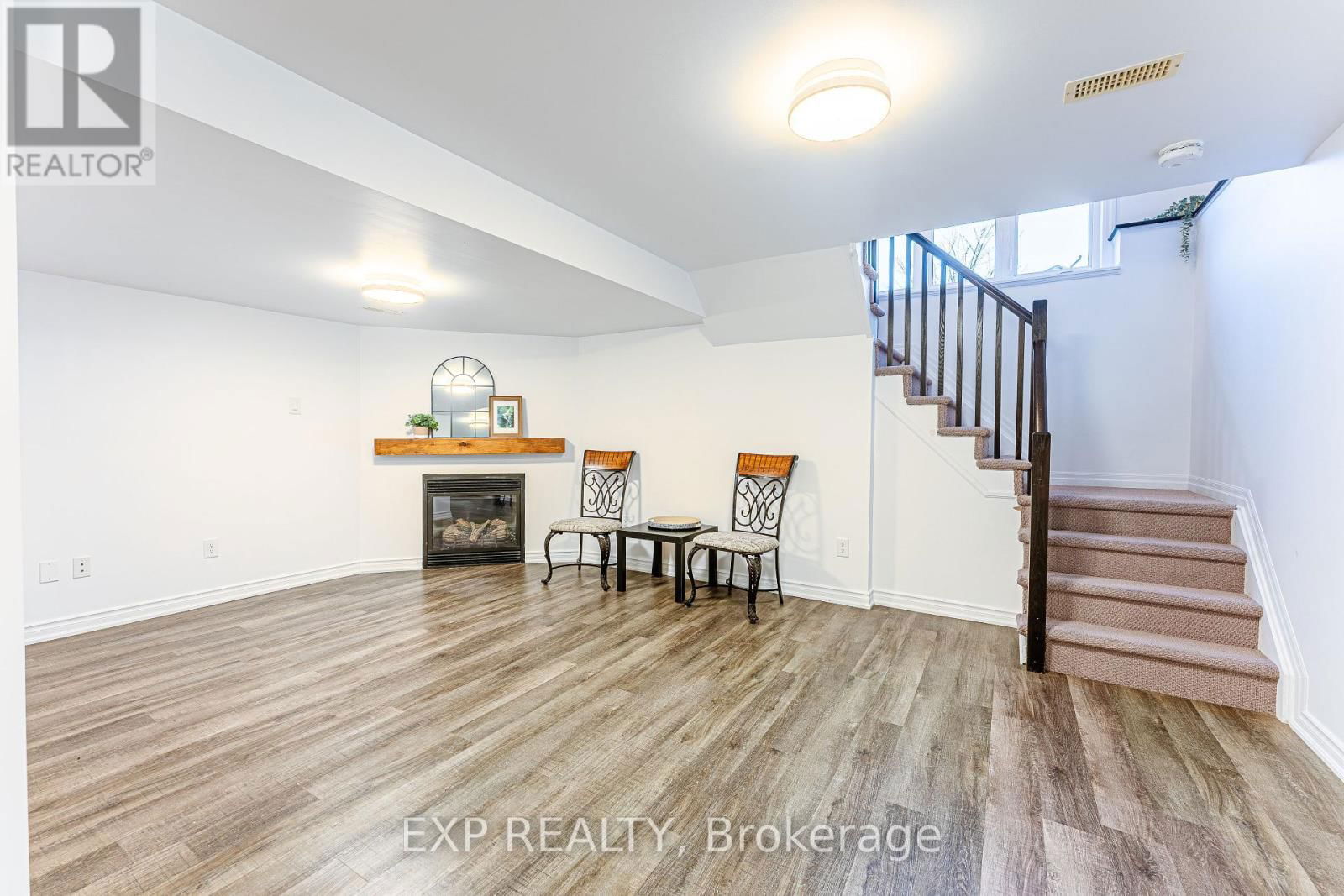 137 HAWKESWOOD DRIVE Image 39