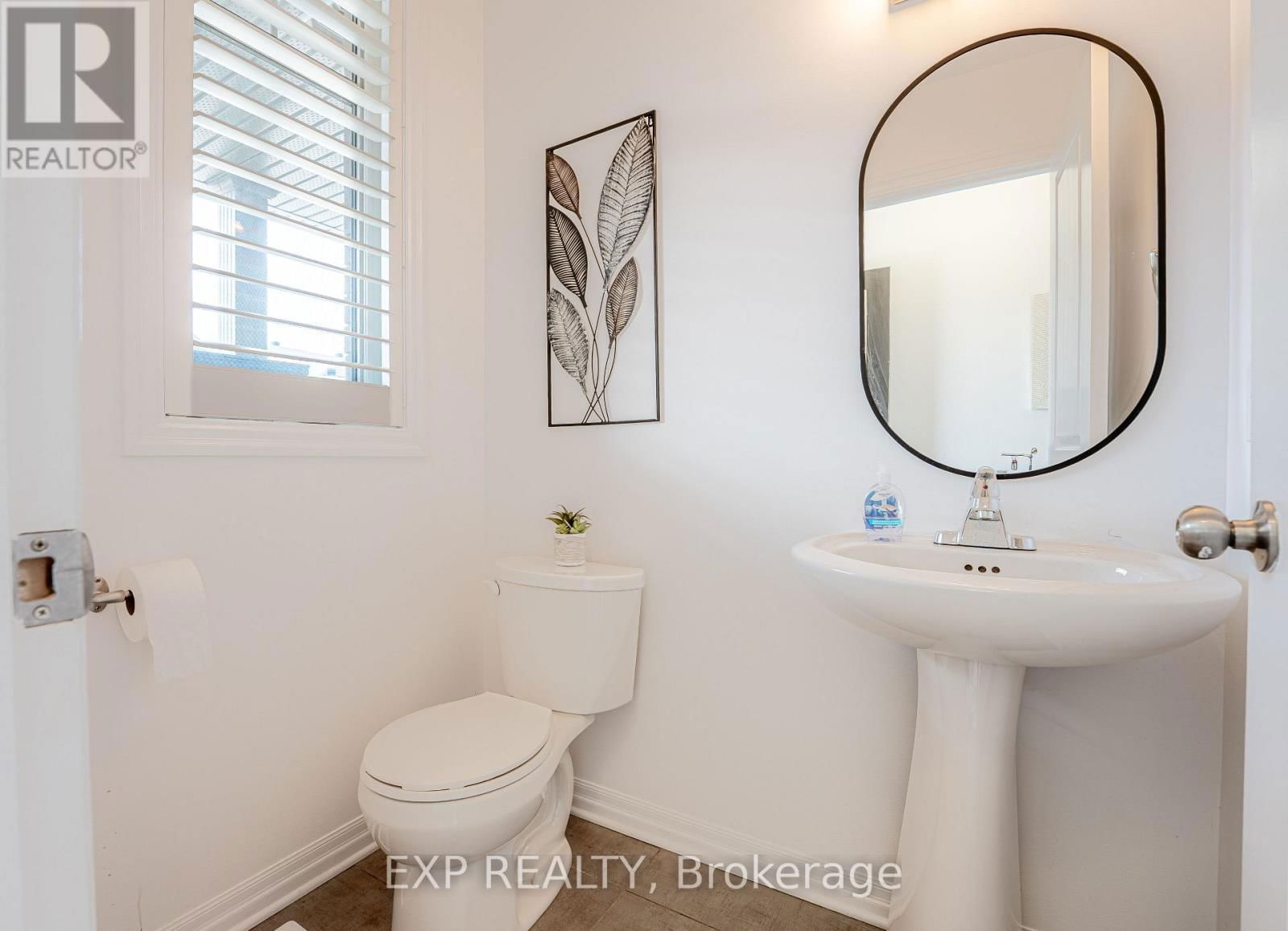 137 HAWKESWOOD DRIVE Image 8