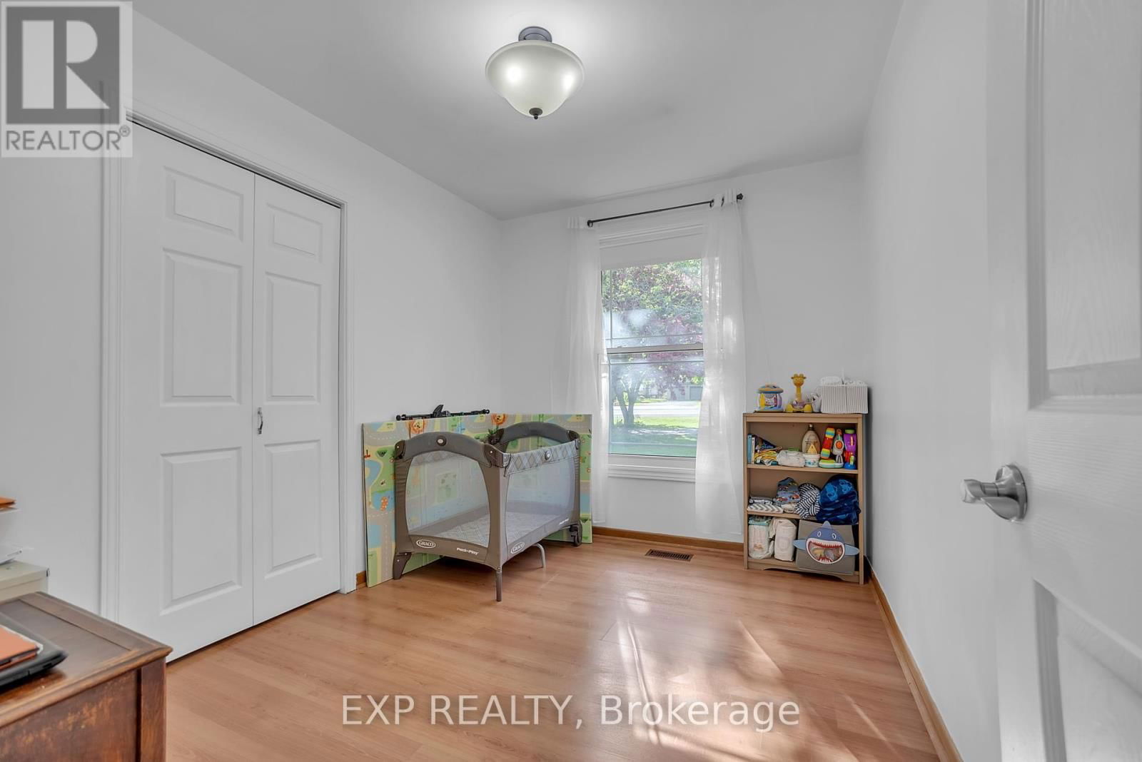 390 DUNDAS STREET WEST Image 16
