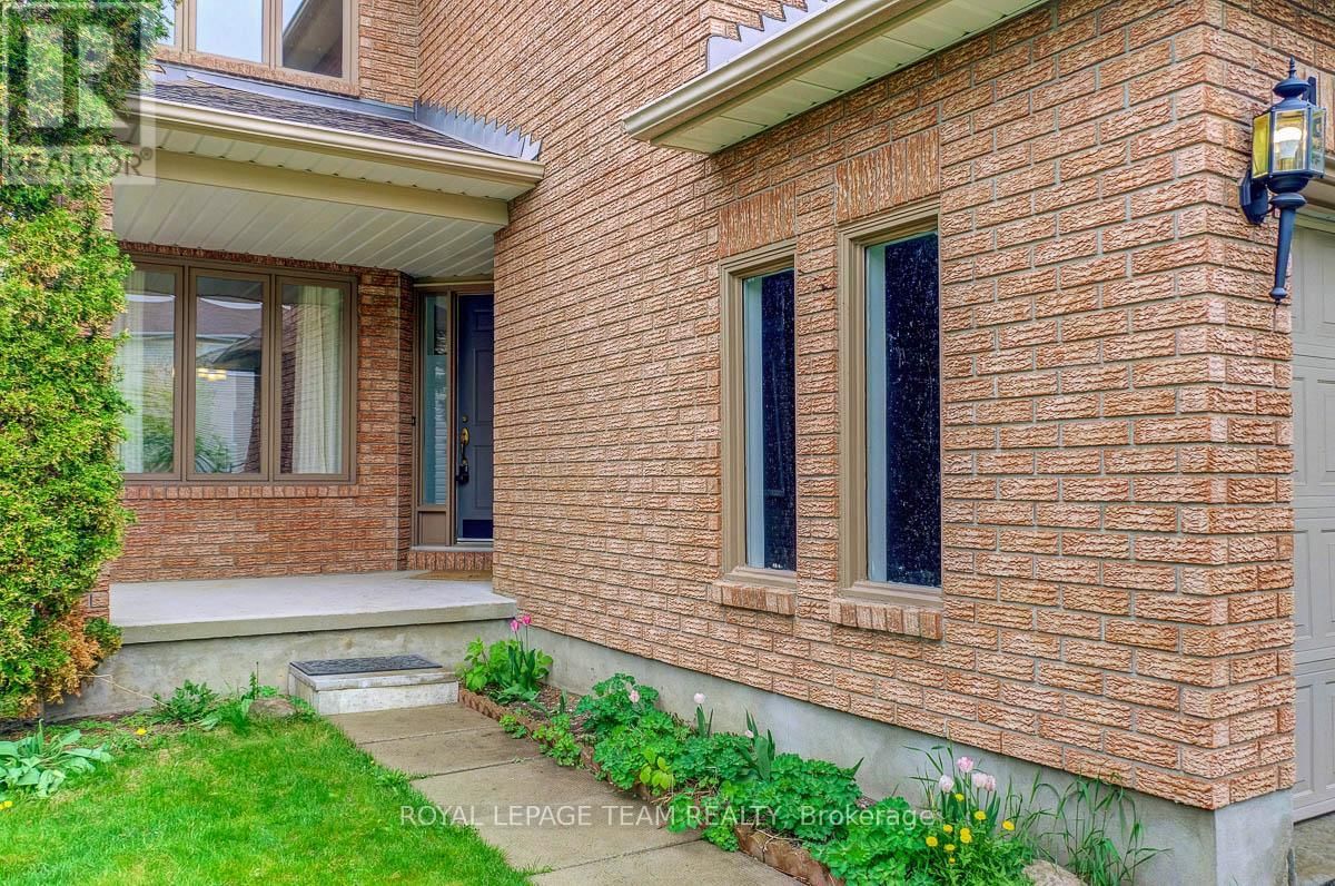 4 BURNLEY COURT Image 3