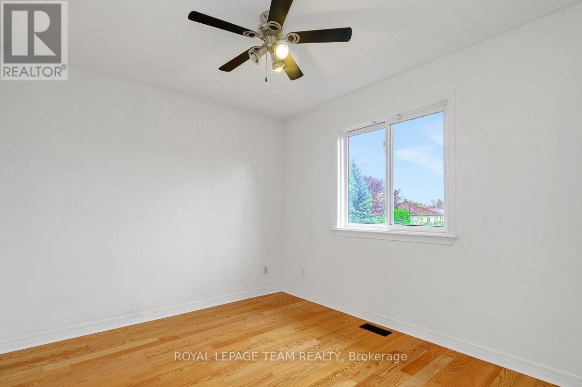 4 BURNLEY COURT Image 33