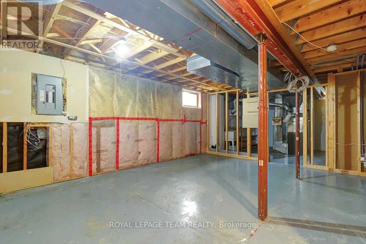4 BURNLEY COURT Image 42