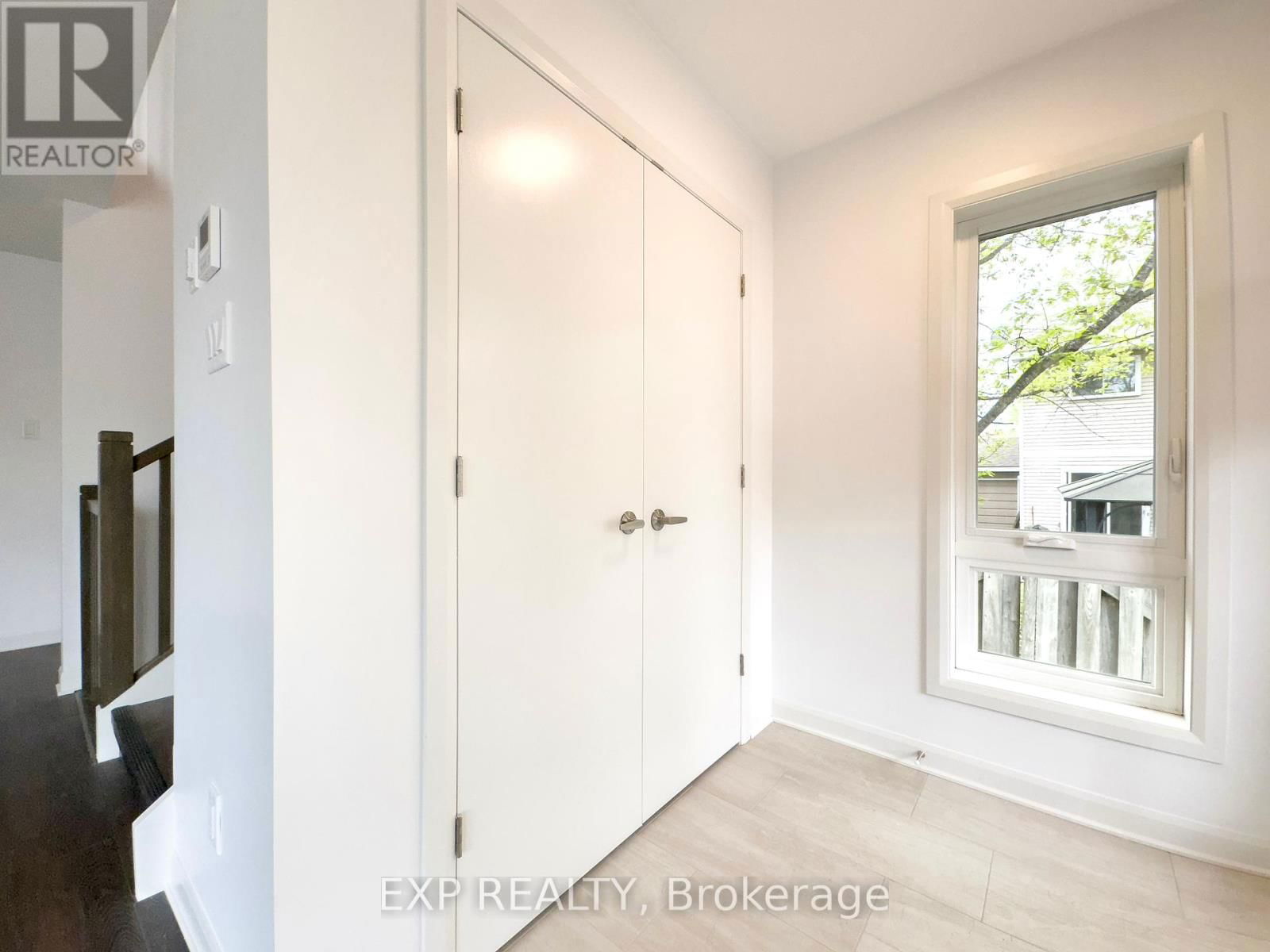 A - 25 FAIR OAKS CRESCENT Image 3