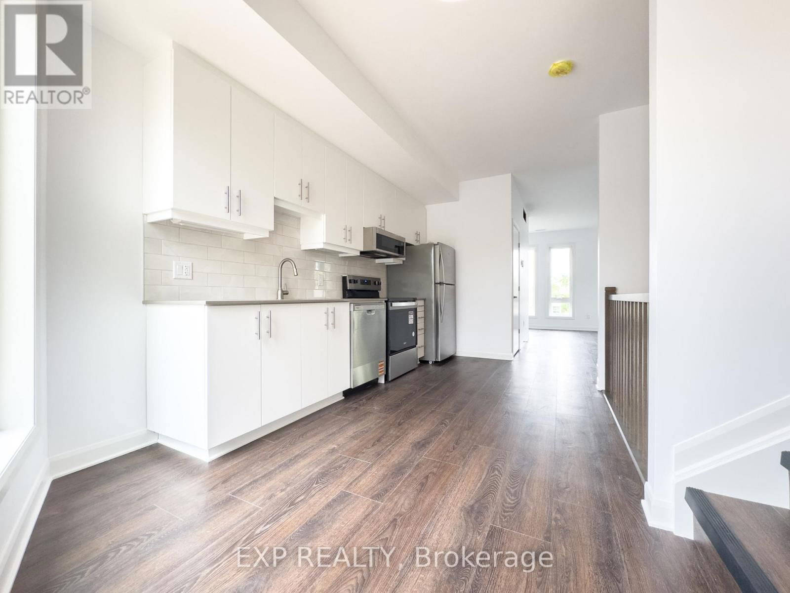 A - 25 FAIR OAKS CRESCENT Image 8