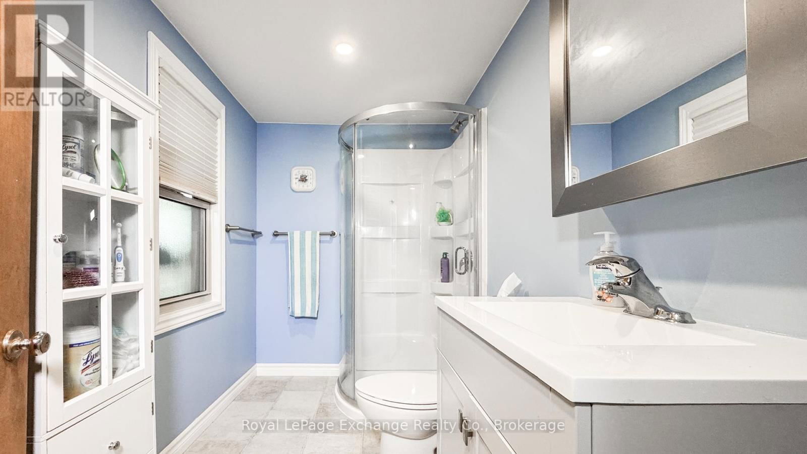 9 WOOD STREET Image 14