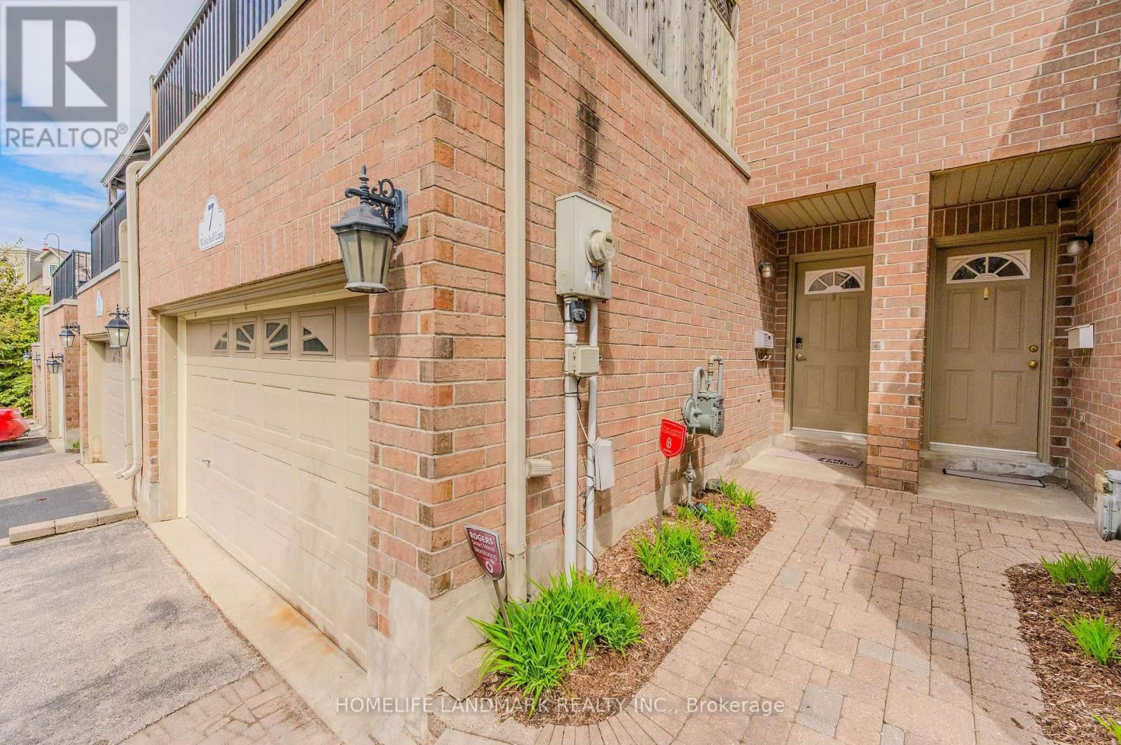 7 WHITEHALL LANE Image 3