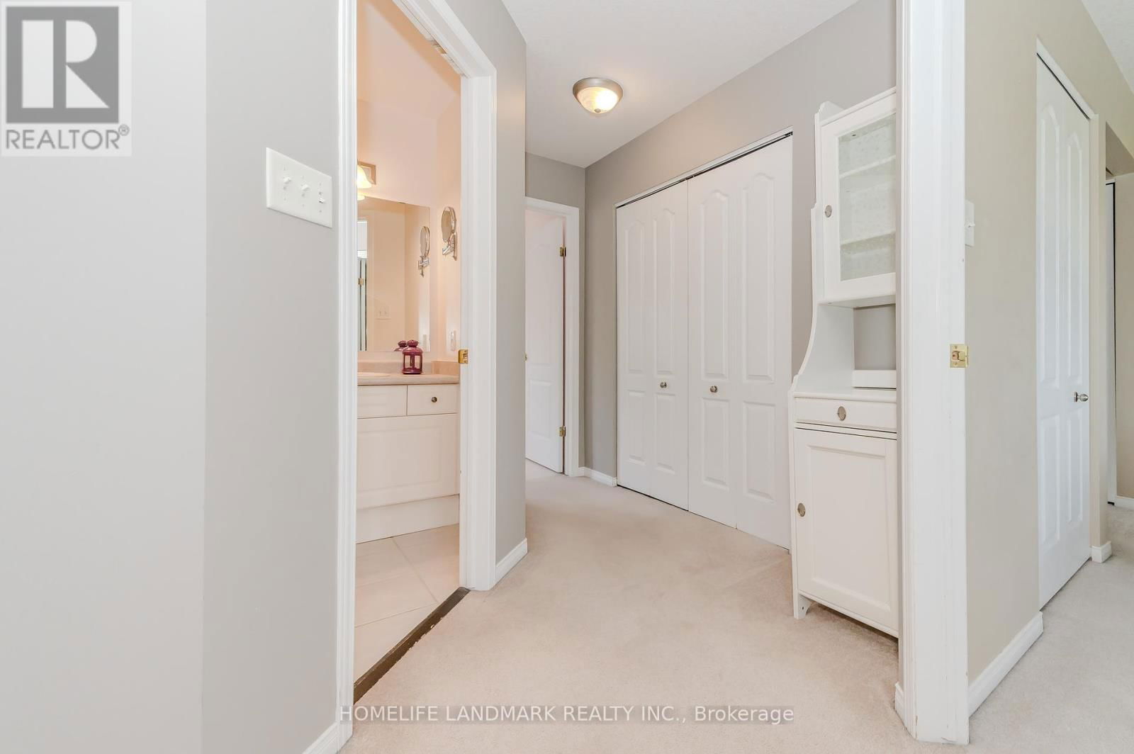 7 WHITEHALL LANE Image 30