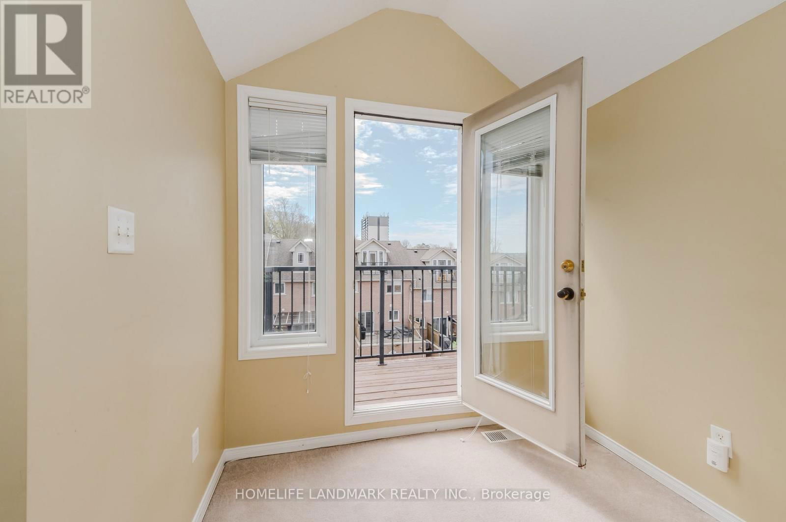 7 WHITEHALL LANE Image 35