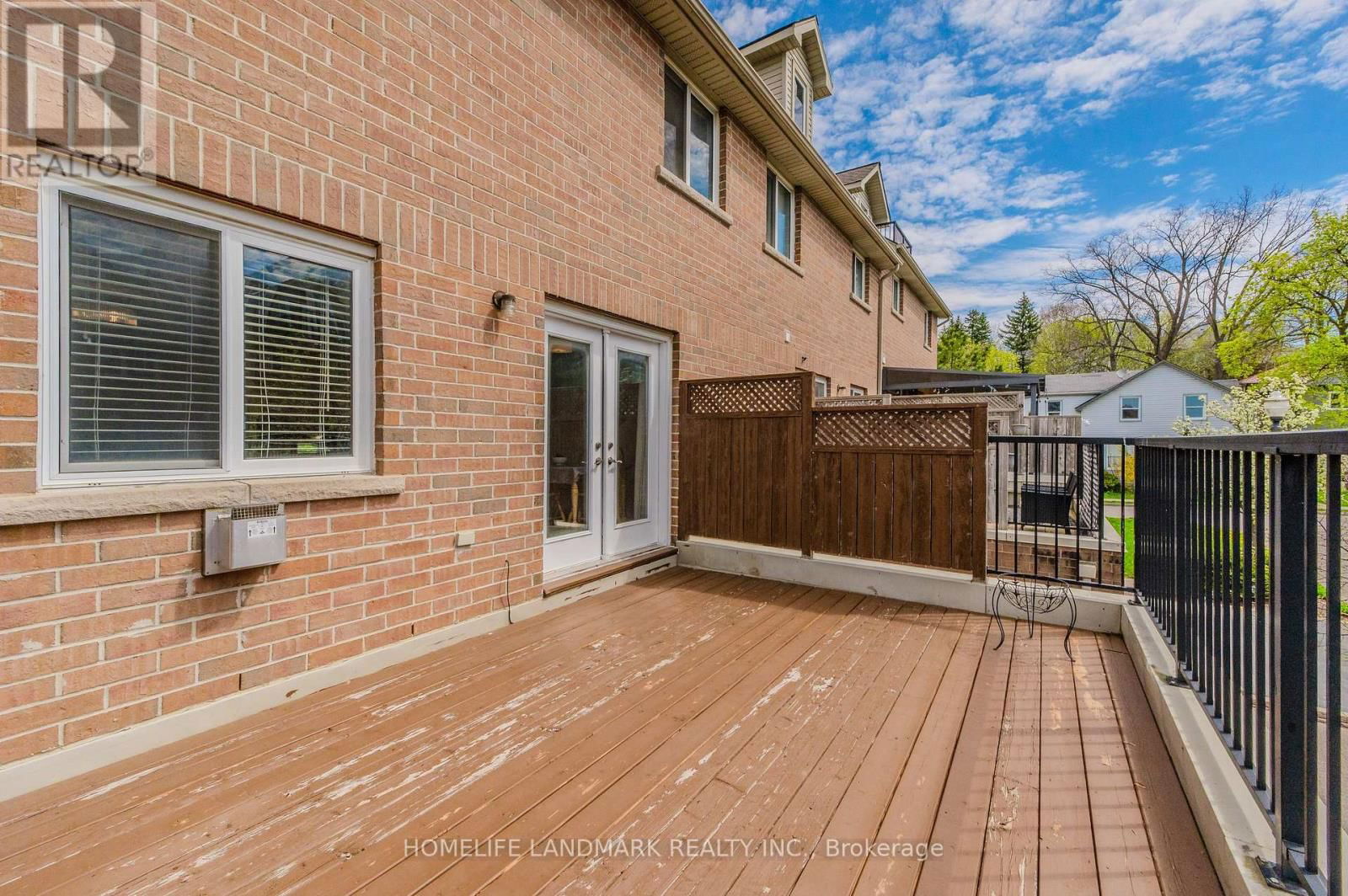 7 WHITEHALL LANE Image 37