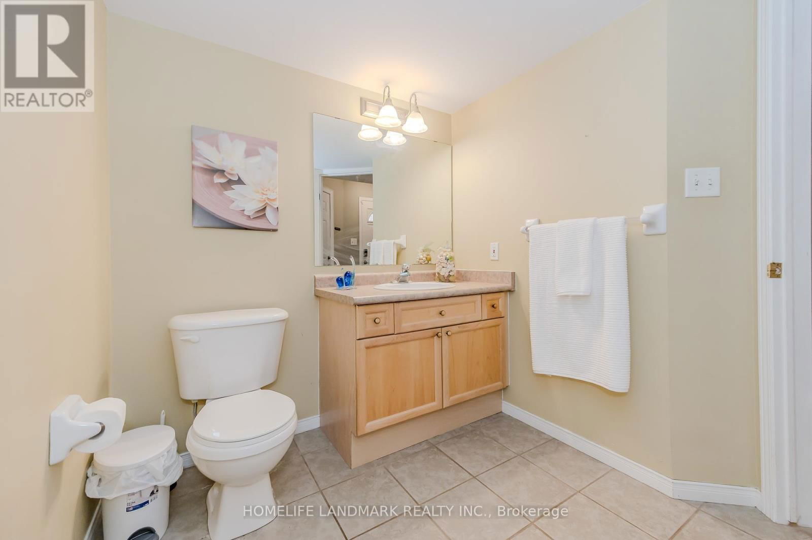 7 WHITEHALL LANE Image 43