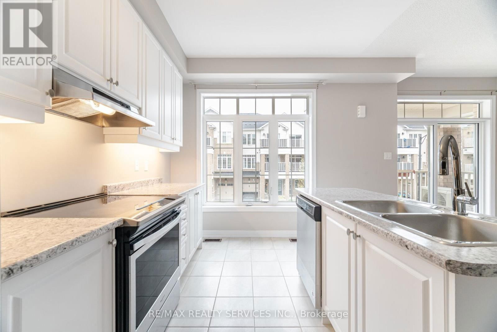 56 - 113 HARTLEY AVENUE Image 18