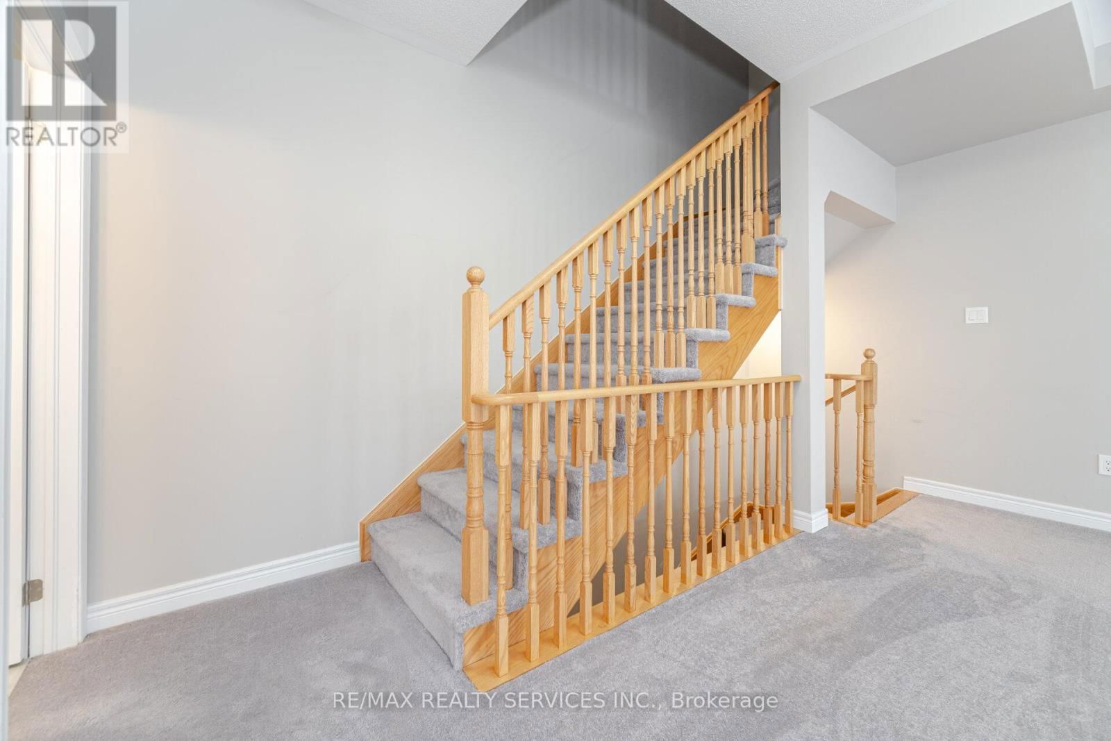 56 - 113 HARTLEY AVENUE Image 24