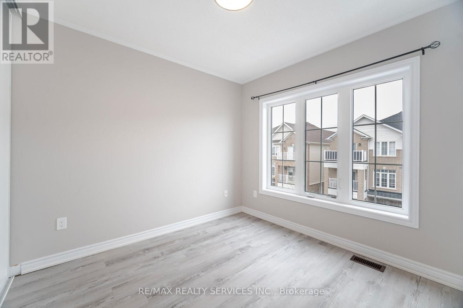 56 - 113 HARTLEY AVENUE Image 34