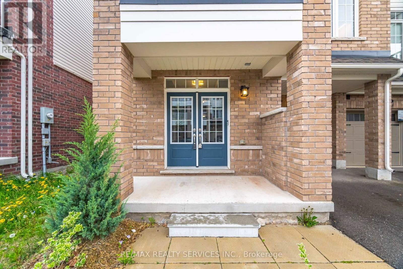 56 - 113 HARTLEY AVENUE Image 4