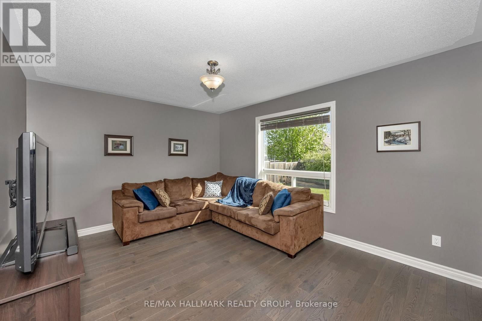 611 LAROQUE STREET Image 20