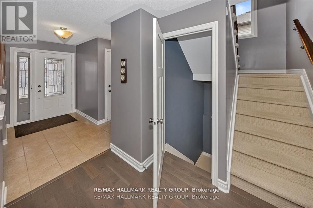 611 LAROQUE STREET Image 32