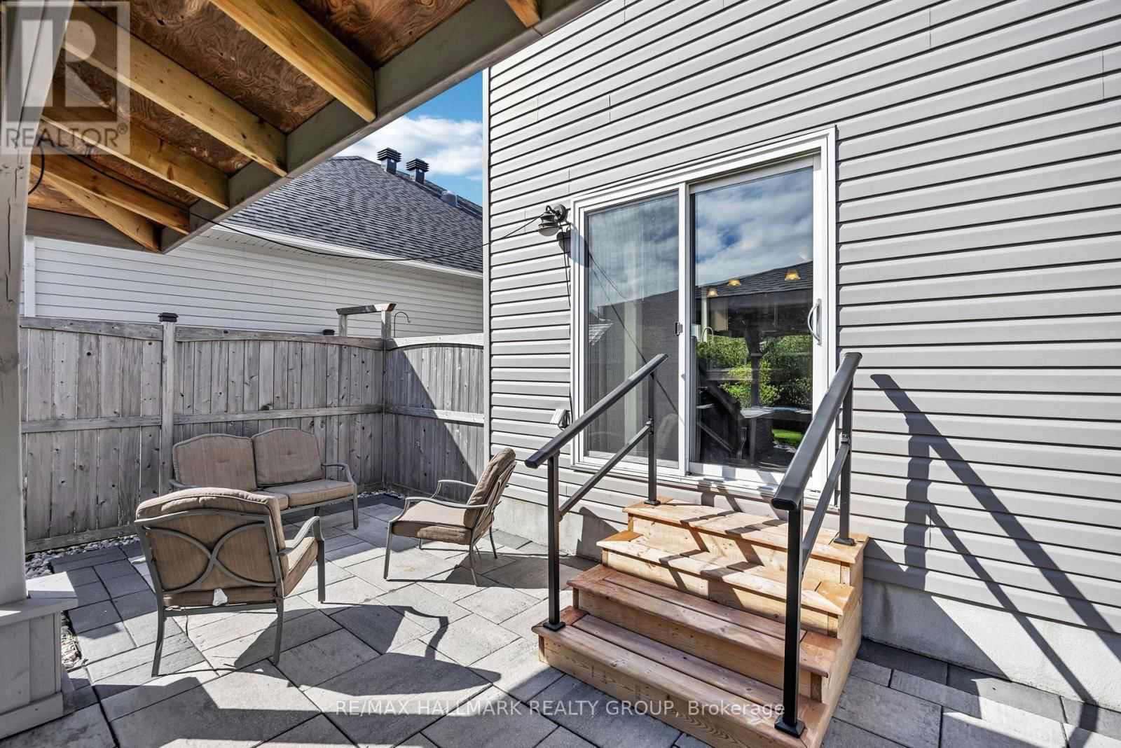 611 LAROQUE STREET Image 37