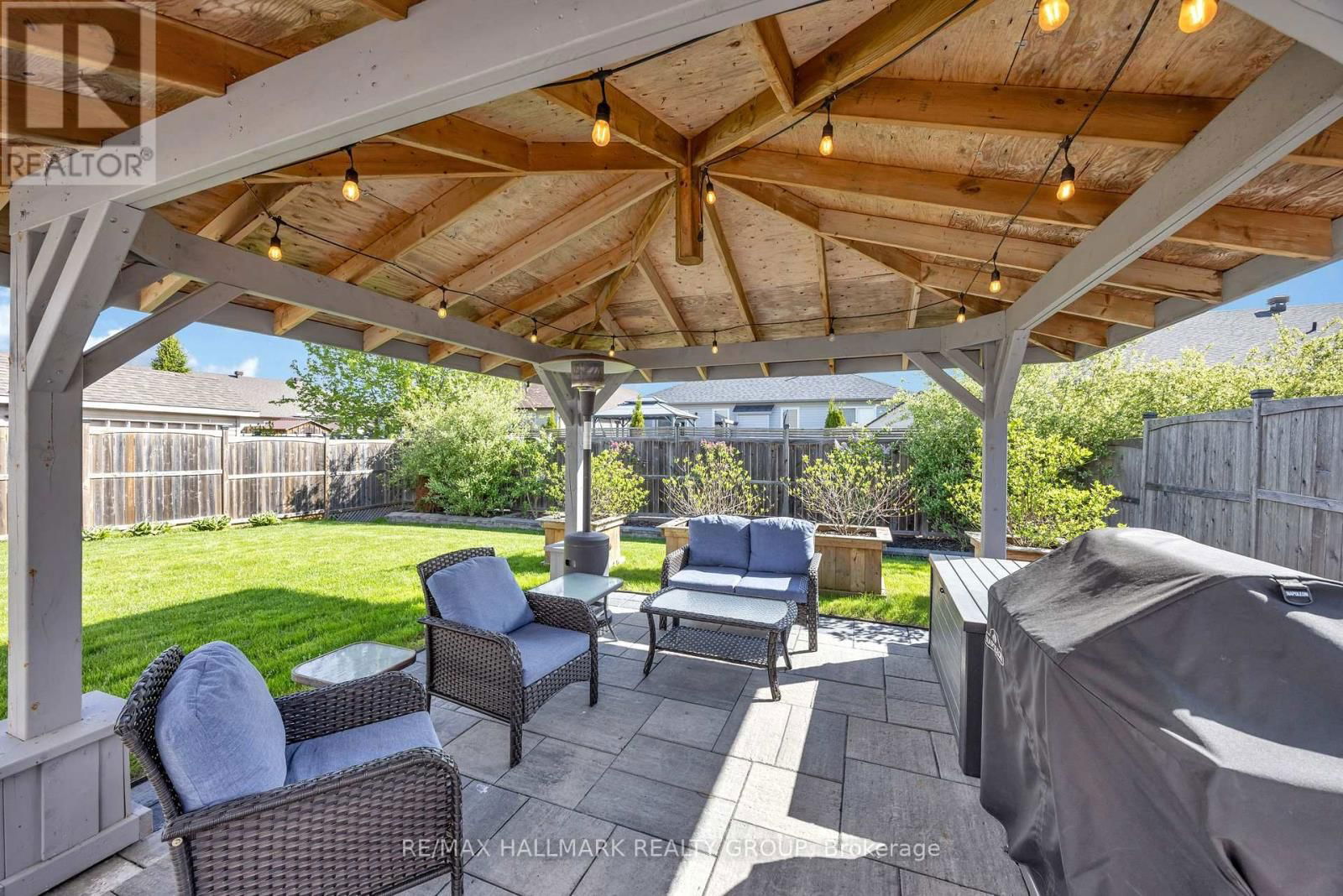 611 LAROQUE STREET Image 38