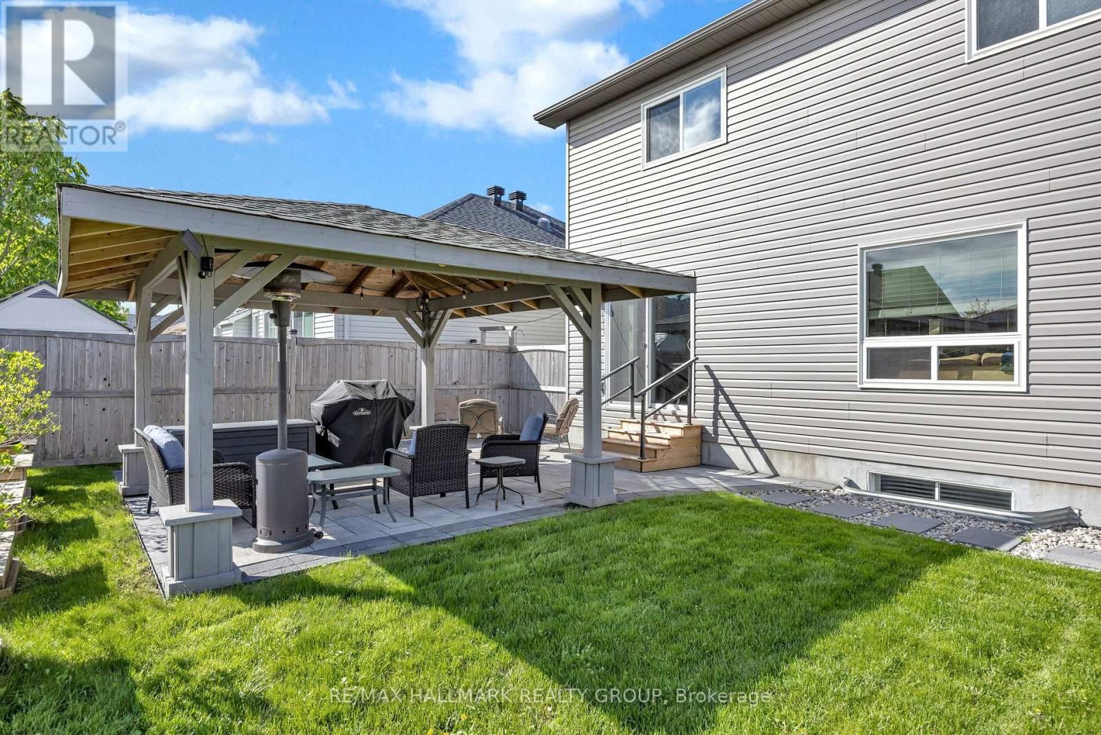 611 LAROQUE STREET Image 39