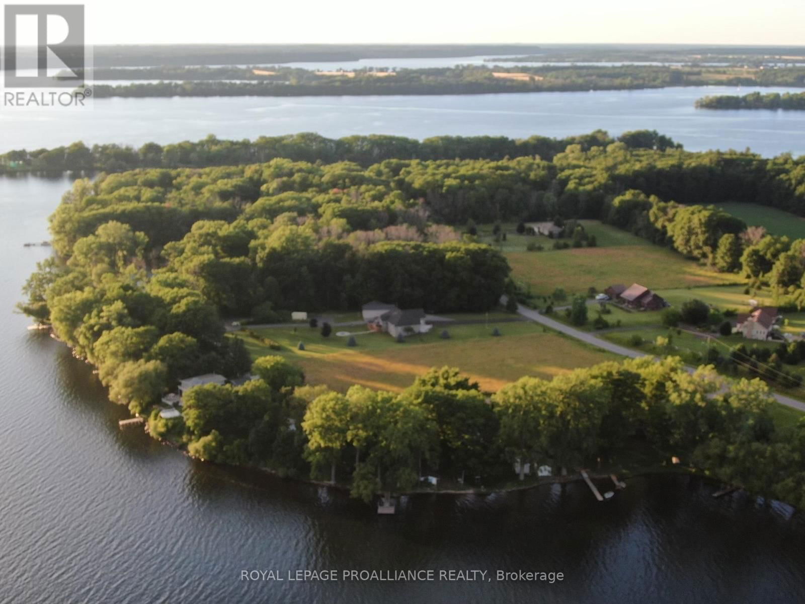 32 QUINTE VIEW ROAD Image 1
