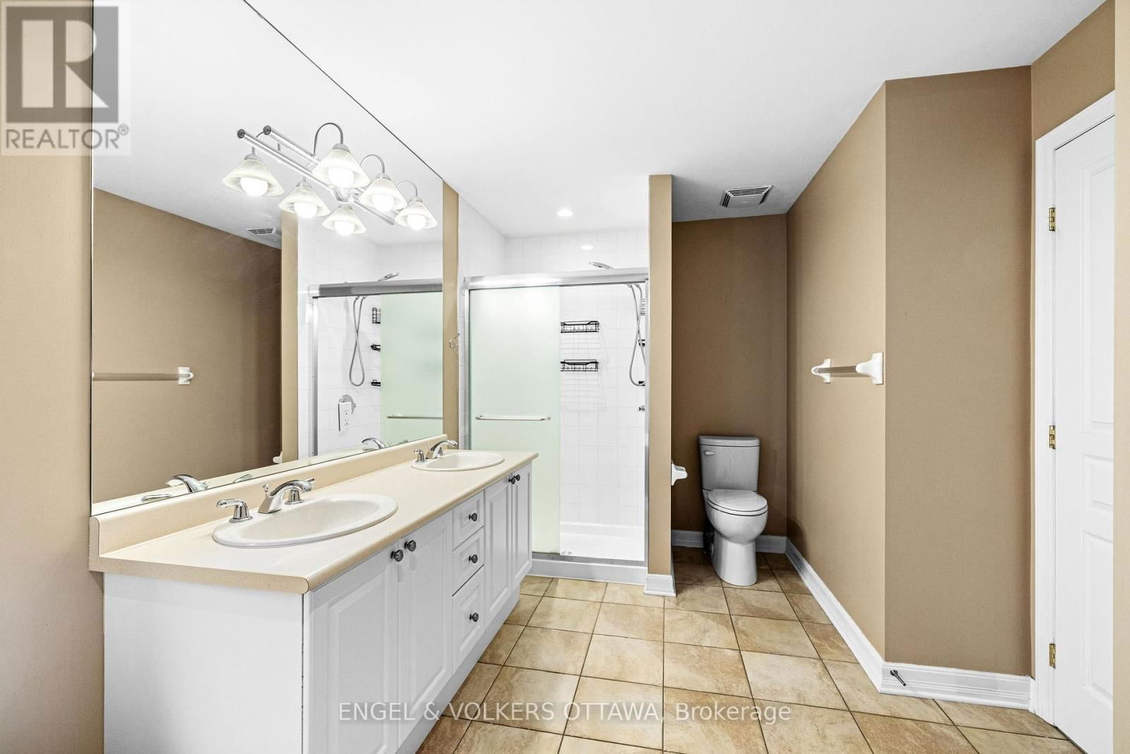 2368 VIRGINIA DRIVE Image 24