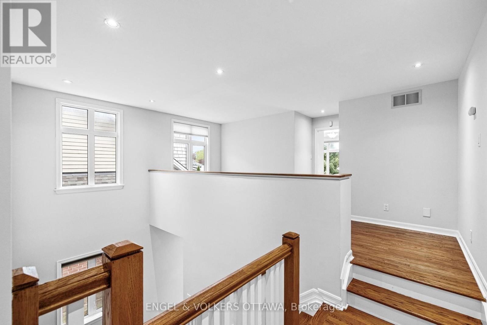 2368 VIRGINIA DRIVE Image 25