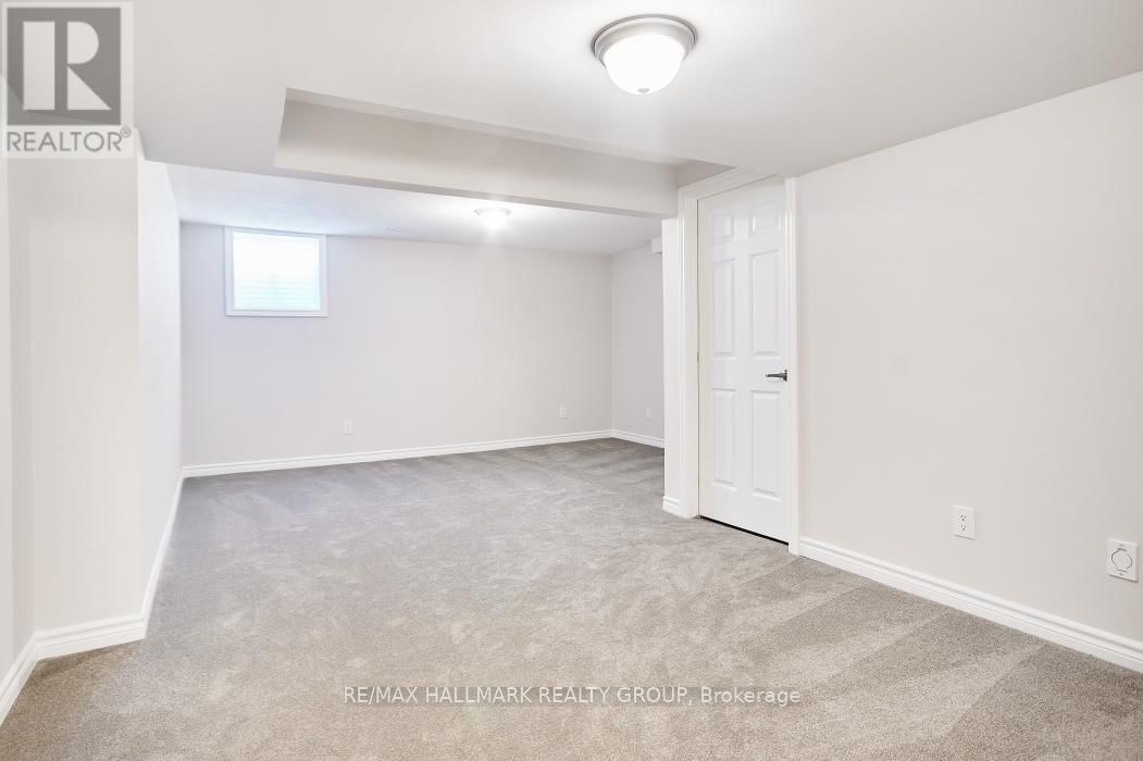 221 MERAK WAY Image 32