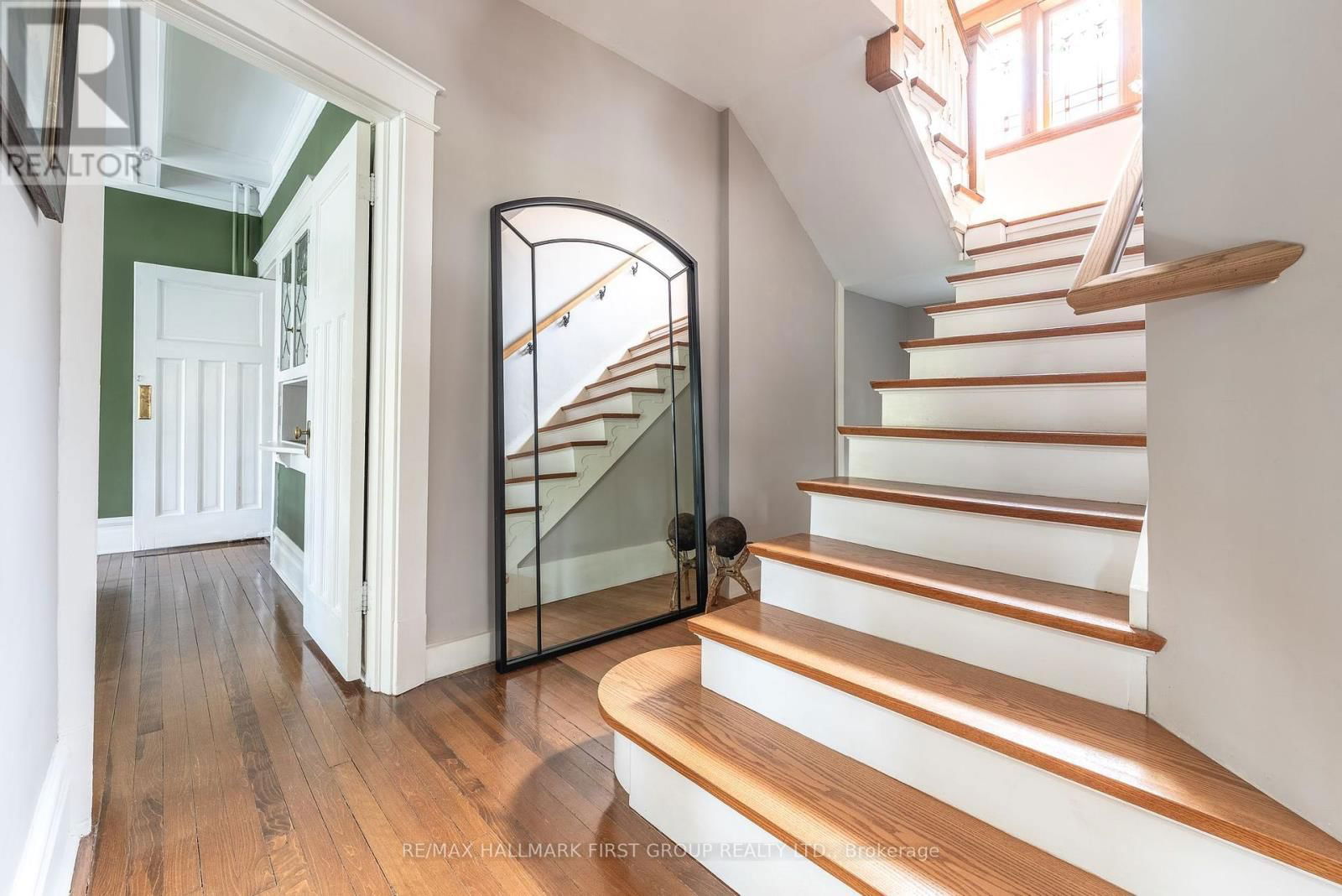 174 KING STREET WEST Image 24