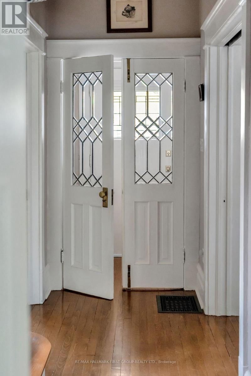 174 KING STREET WEST Image 4