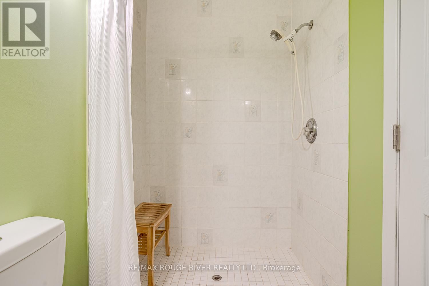 10 LAKEVIEW HEIGHTS Image 14