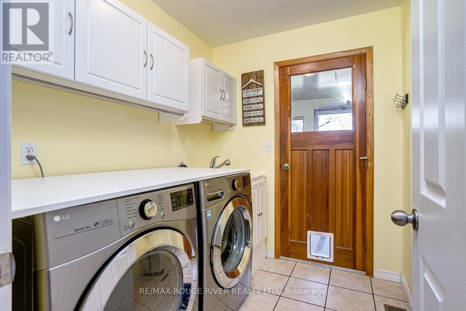 10 LAKEVIEW HEIGHTS Image 18