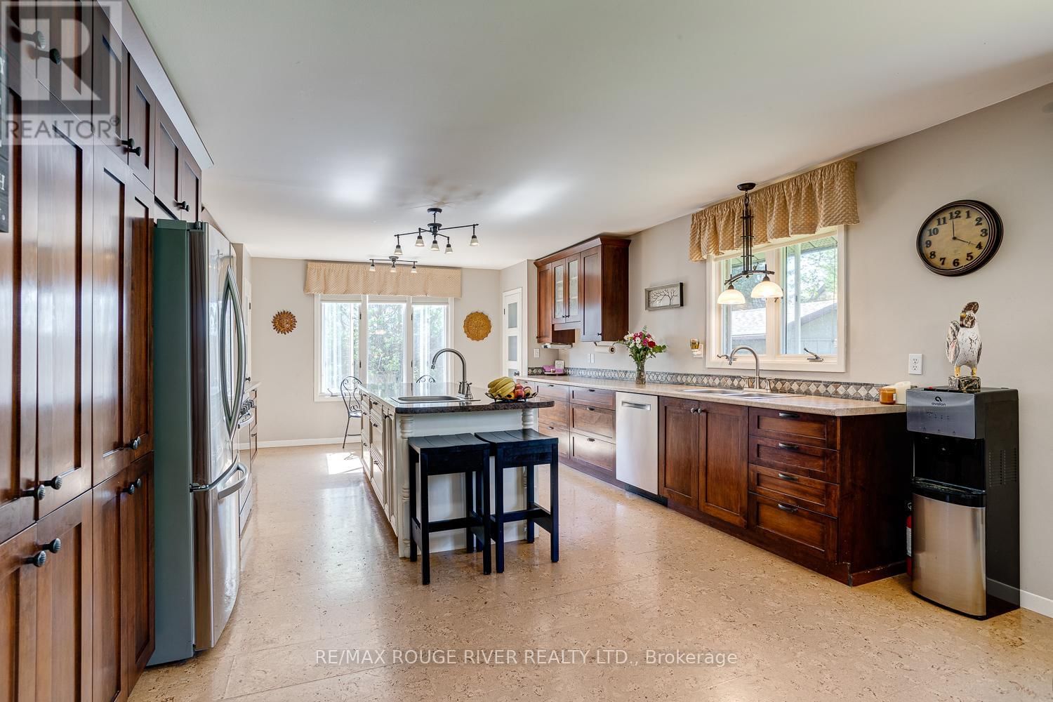 10 LAKEVIEW HEIGHTS Image 22