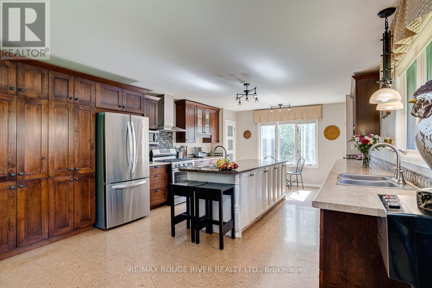 10 LAKEVIEW HEIGHTS Image 23