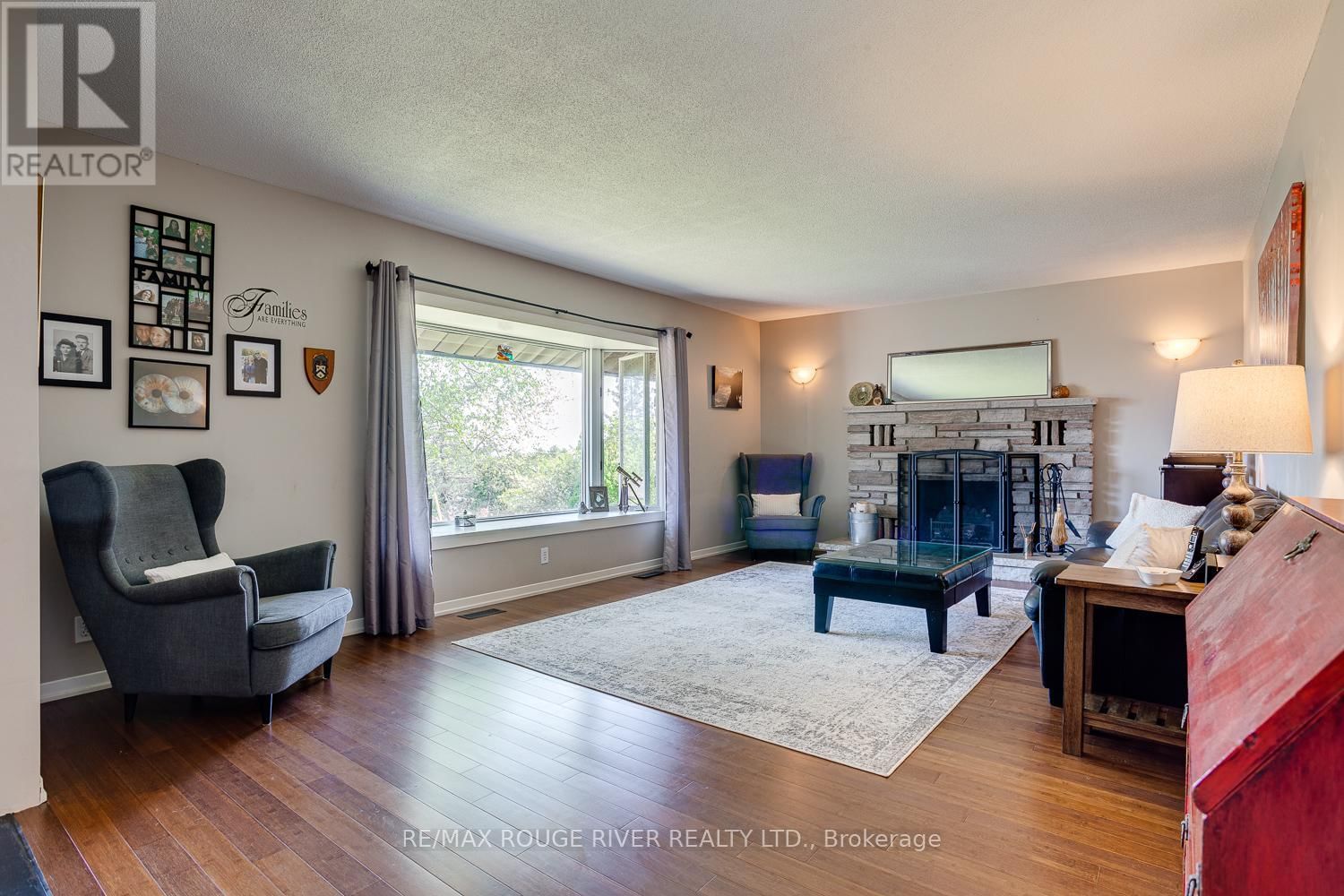 10 LAKEVIEW HEIGHTS Image 27