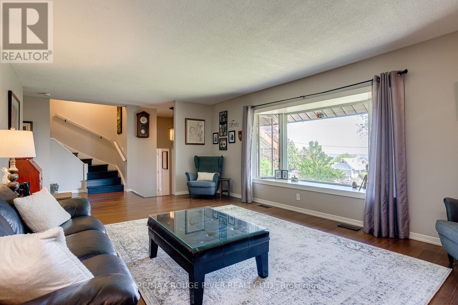 10 LAKEVIEW HEIGHTS Image 28
