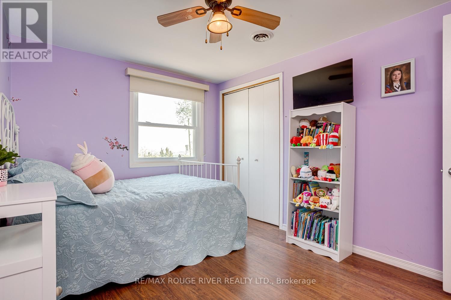 10 LAKEVIEW HEIGHTS Image 33