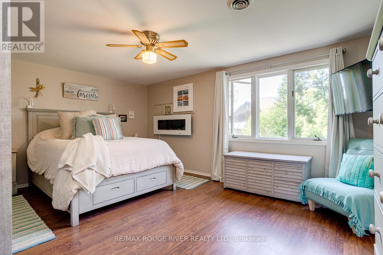 10 LAKEVIEW HEIGHTS Image 34