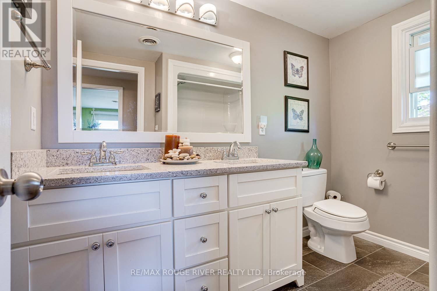 10 LAKEVIEW HEIGHTS Image 39