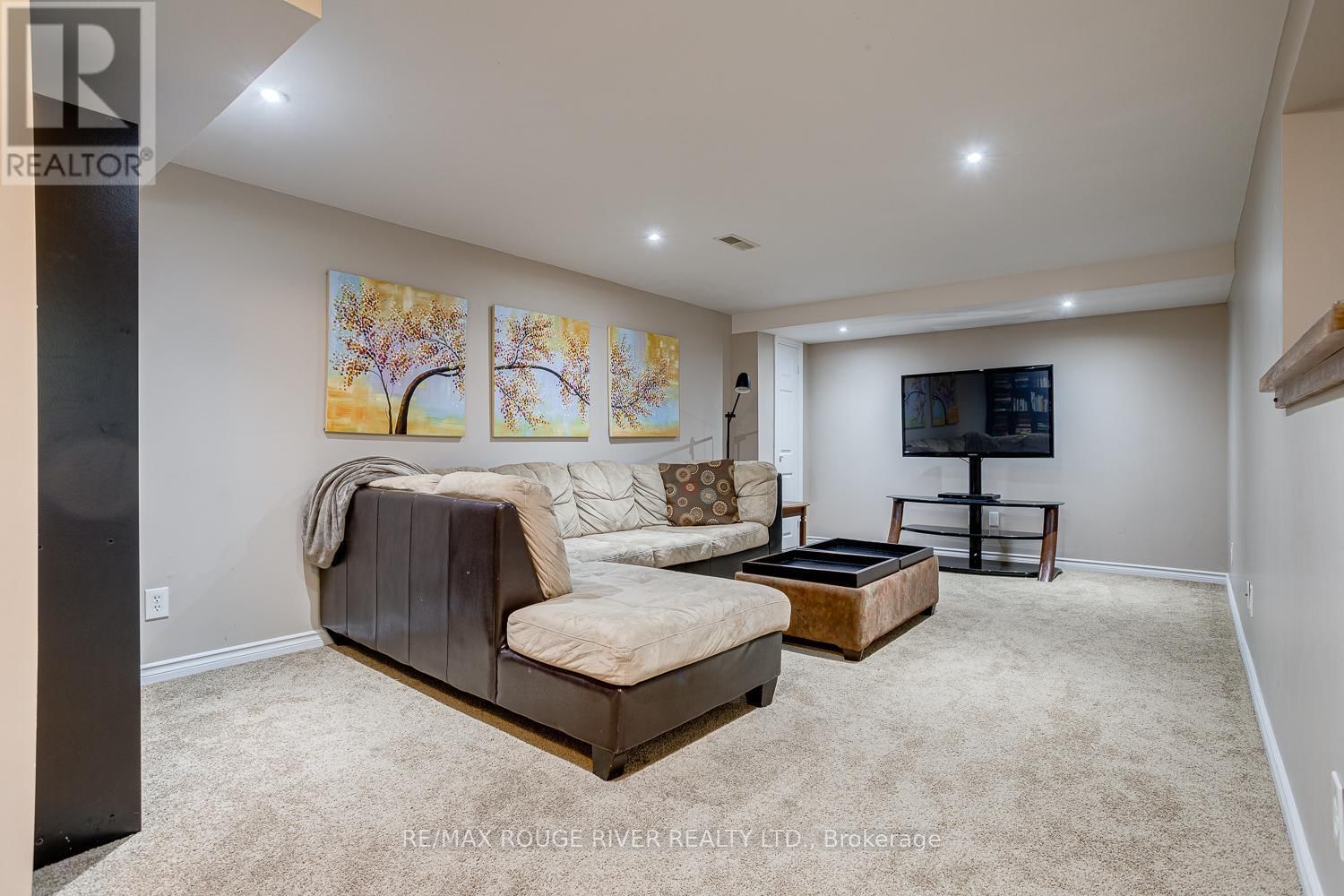 10 LAKEVIEW HEIGHTS Image 42