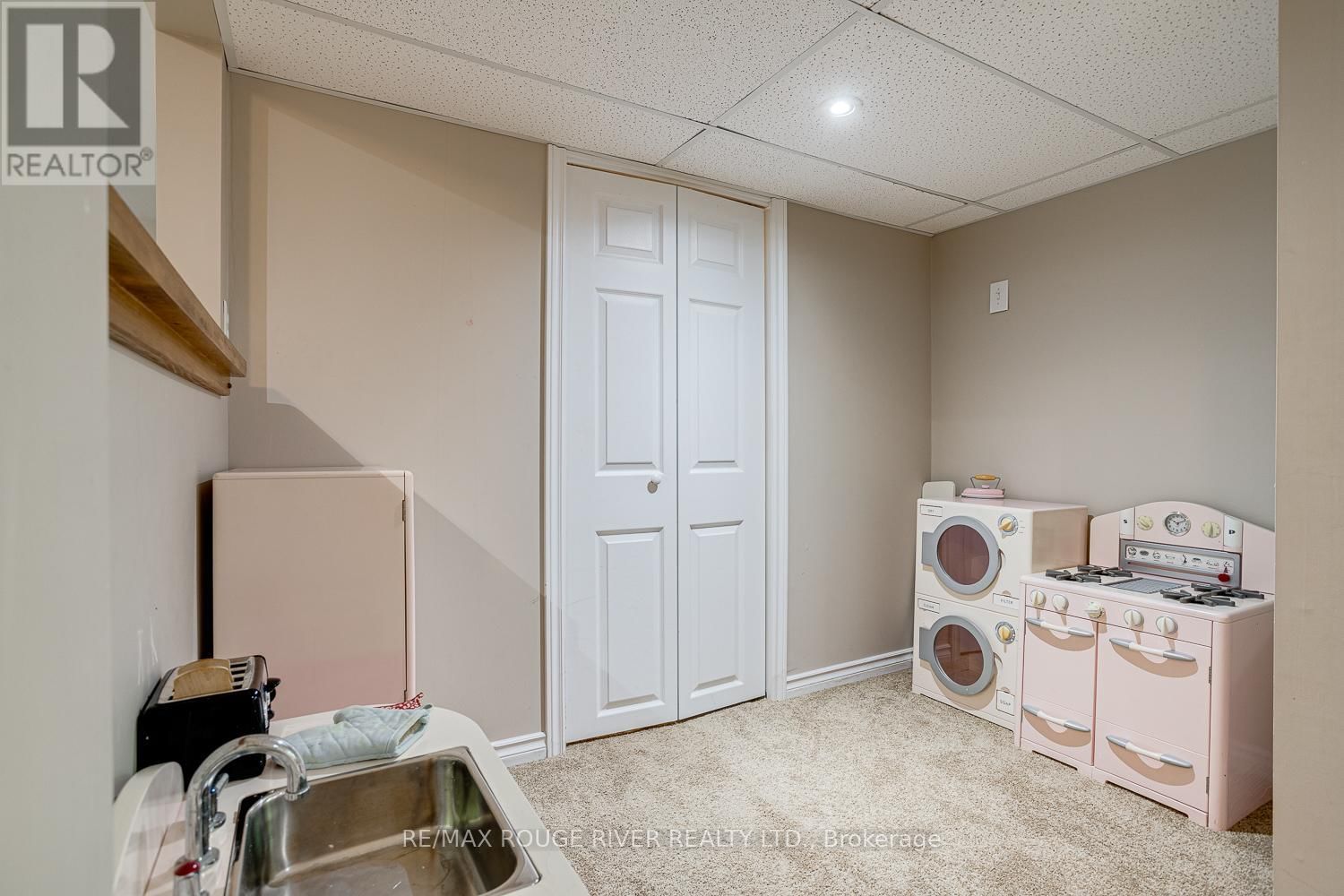 10 LAKEVIEW HEIGHTS Image 45