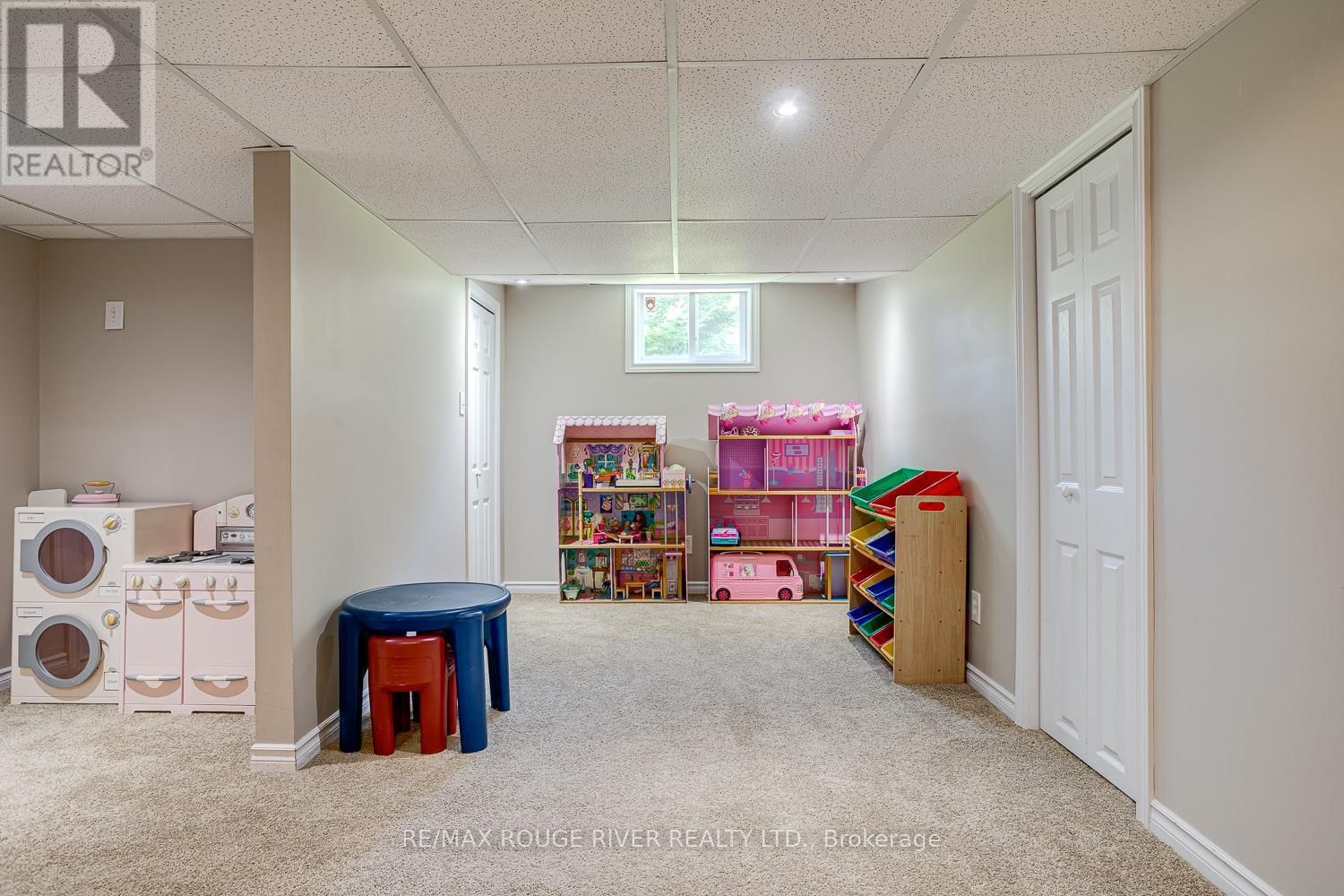 10 LAKEVIEW HEIGHTS Image 46