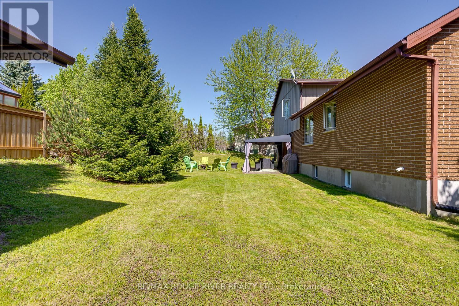 10 LAKEVIEW HEIGHTS Image 9