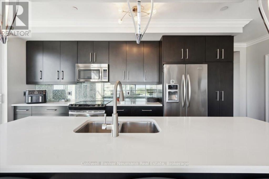1607 - 160 MACDONELL STREET Image 12