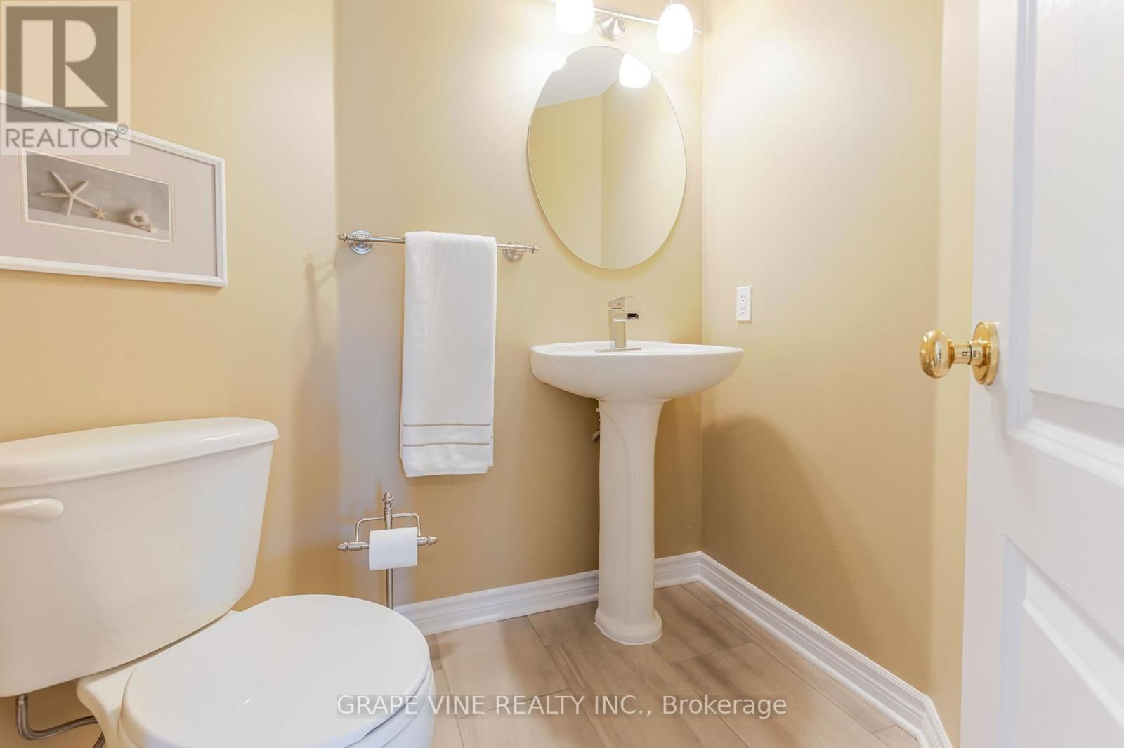 22 BLACKSHIRE CIRCLE Image 17