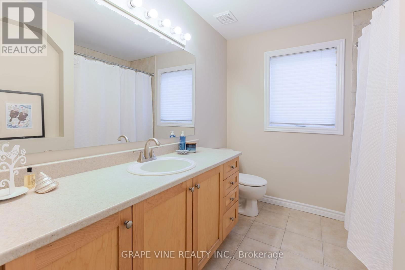 22 BLACKSHIRE CIRCLE Image 34