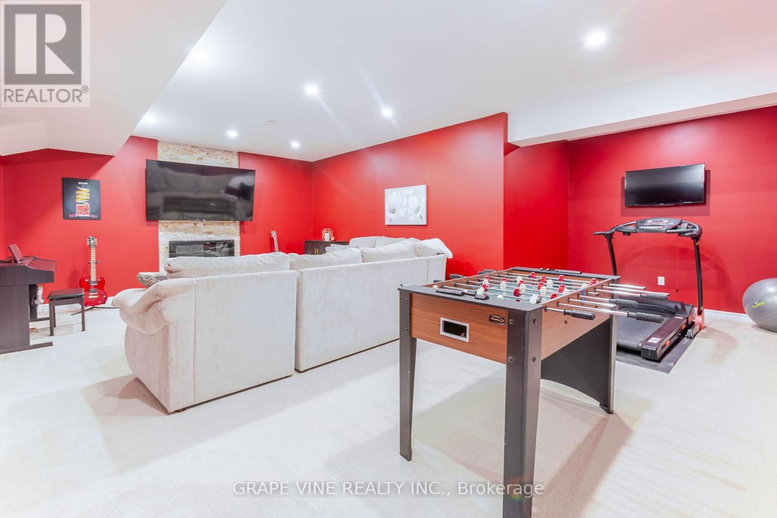 22 BLACKSHIRE CIRCLE Image 39